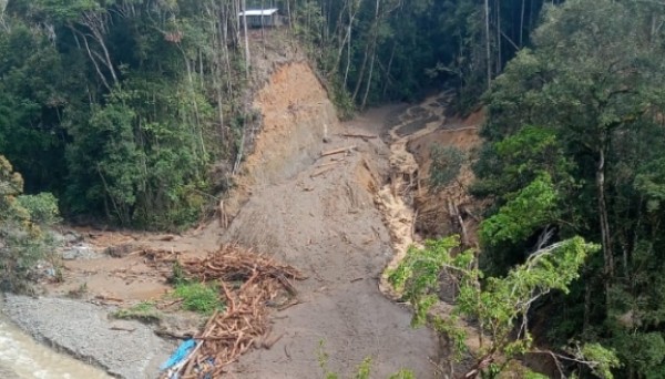 Banjir Terjang Pegunungan Arfak Papua Barat