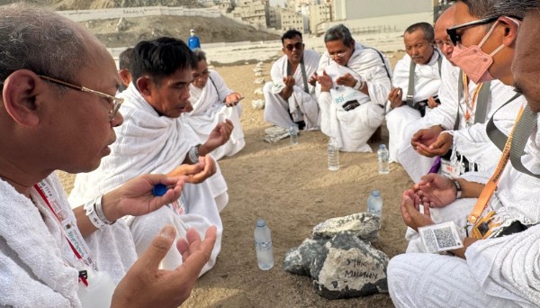 makam KH Maemun Zubair