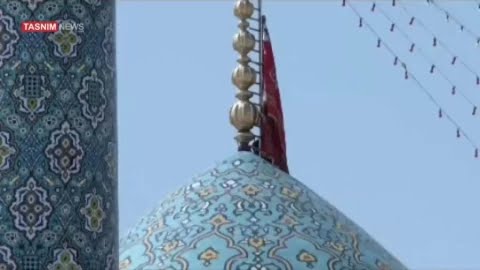 Bendera Merah di Kubah Masjid