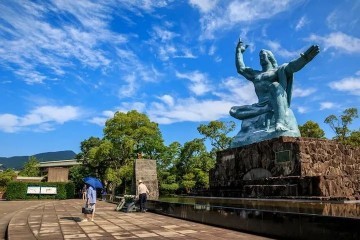 Monumen Bom Atom Nagasaki, Jepang