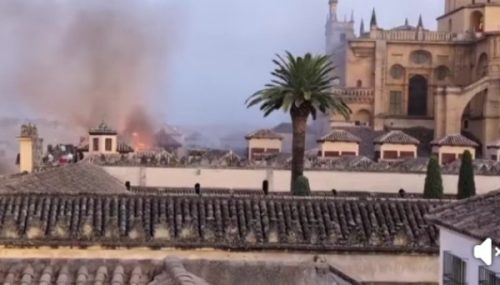 Masjid-Katedral Terbakar