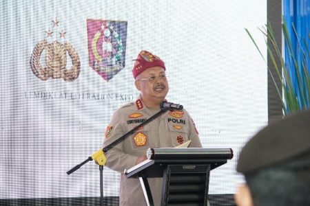 Chryshnanda Dwilaksana