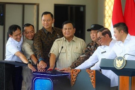 Prabowo Resmikan Stasiun Tanah Abang Baru