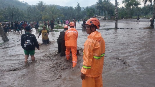 Banjir lahar dingin gunung Semeru