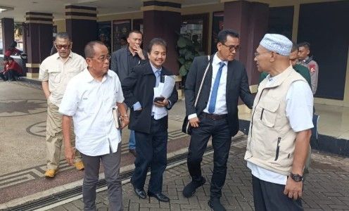 Roy Suryo, Rismon Hasiholan Sianipar, Dokter Tifa