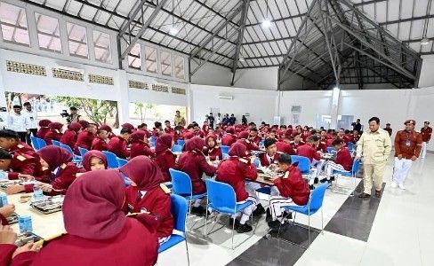 Prabowo Resmikan Sekolah Rakyat