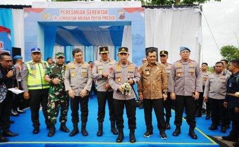 Jembatan Merah Putih