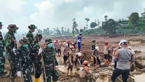 Tim SAR Korpasgat TNI AU