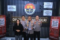 Kepala Divisi Humas Polri, Irjen Pol. Johnny Eddizon Isir.