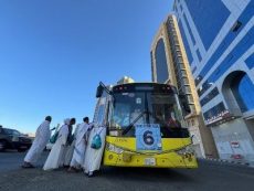 Bus Sholawat siap melayani jemaah 24 jam di Makkah