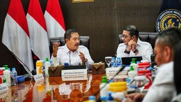 Menteri Imigrasi dan Pemasyarakatan, Agus Andrianto dan Menteri Ekonomi Kreatif, Teuku Riefky Harsya