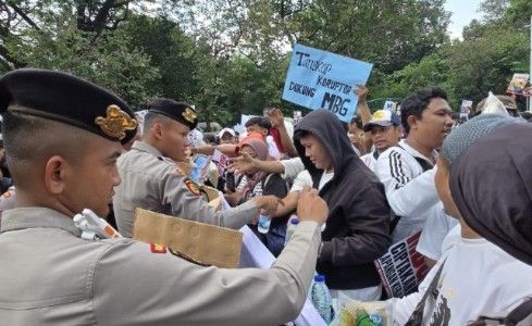 Polda Metro Jaya Kawal Dua Kelompok Massa di Monas