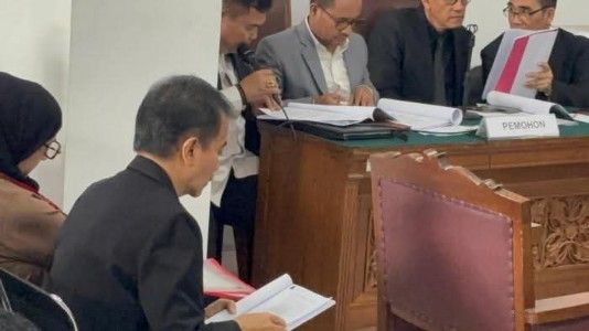 Sidang Roy Suryo