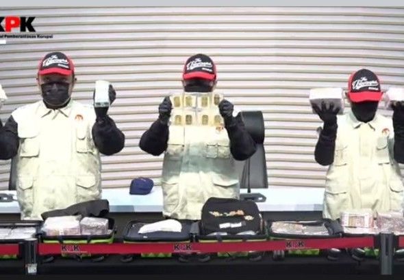 Barang Bukti OTT Bupati Sukoharjo