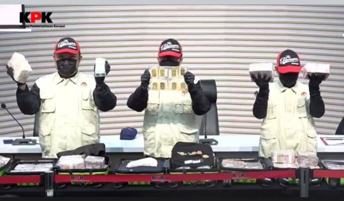 Barang Bukti OTT Bupati Sukoharjo