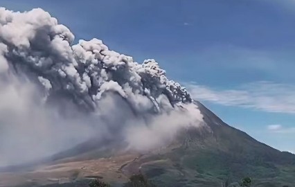 gunung-sinabung-erupsi