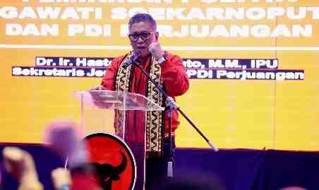 Sekjen PDIP Hasto Kristiyanto berikan keterangan pers terkait putusan MA soal ijazah Gibran