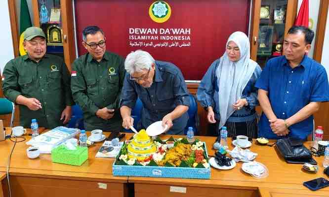 MS Kaban menyampaikan orasi kritis mengenai ancaman pangan global pada peringatan HUT ke-80 STII di Jakarta.