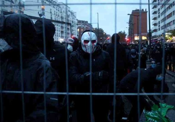 Demo Prancis Berlanjut